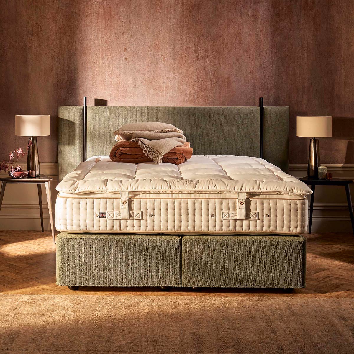 Topper Opulence